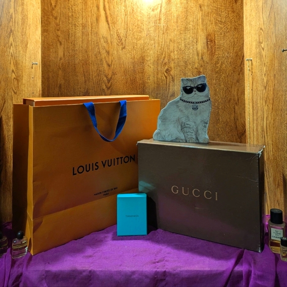 UNLISTED ITEMS - Picture 1 of 1